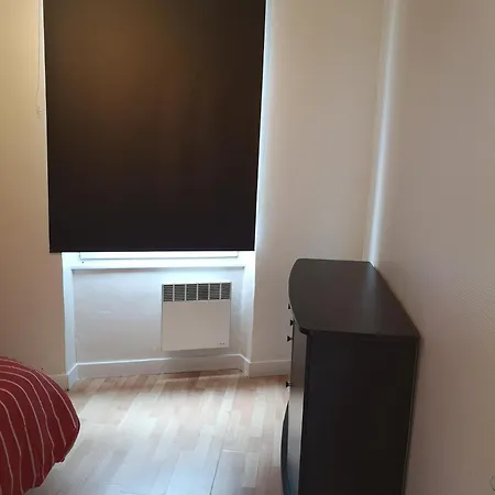 Parfait Pour Un Voyageur Solitaire. Apartment Montreuil (Seine-Saint-Denis)